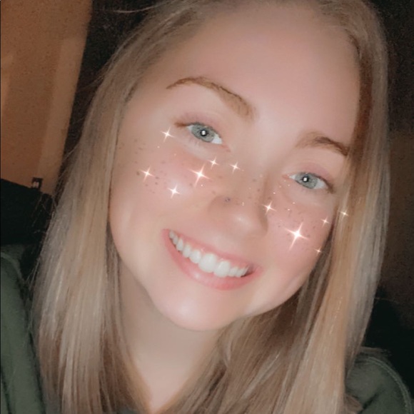 Meet your Posher, Emily - Picture 1 of 1